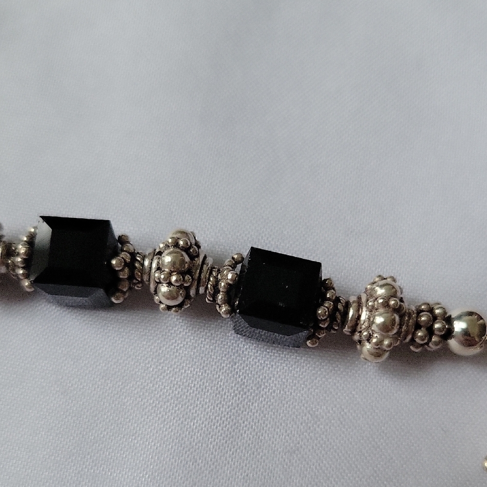 Elegant Sterling Silver And Black Beaded Bracelet - Picture 4 of 4